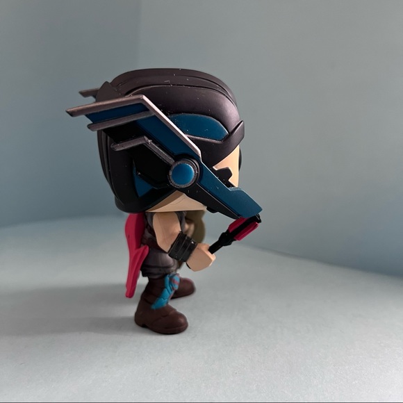 Funko Pop Marvel Thor w Shield - Picture 2 of 5